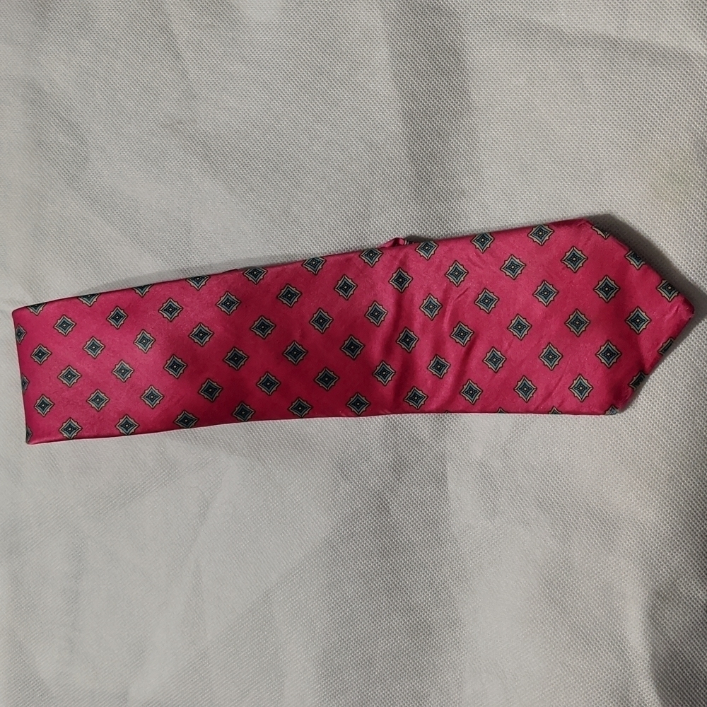 Andhurst Bright Pink Fuchsia with Diamond Medallion Silk Neck Tie